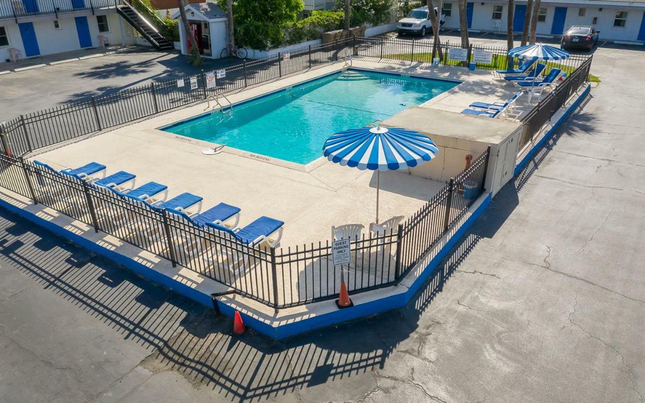 Royal Palms Motel Tybee Island Exterior photo